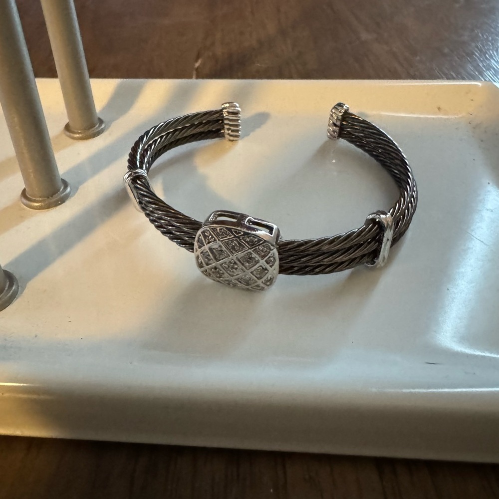 Bracelet with Crystal Accents - Picture 3 of 4